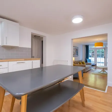 Modern Apt Near Gardens With Large Decking Area - Vivre Retreats Bournemouth Exterior photo